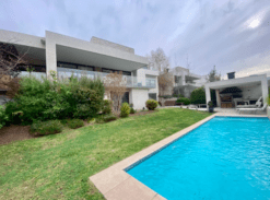 INCREIBLE CASA MEDITERRÁNEA en condominio privado de LA DEHESA