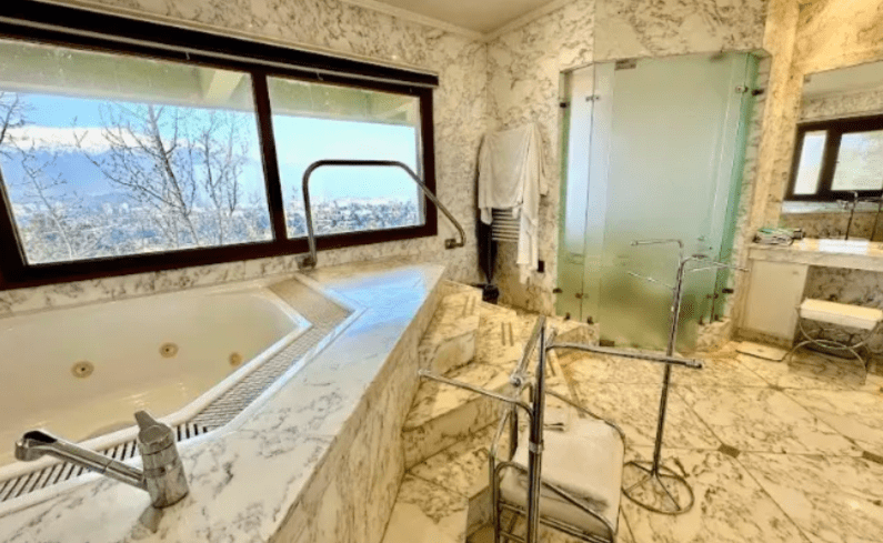 Exclusiva Casa En Santa María Manquehue