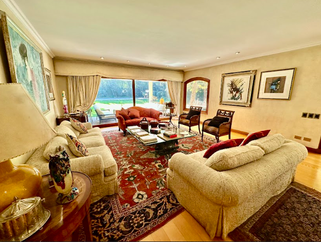 EStupenda casa cercana a Santiago College