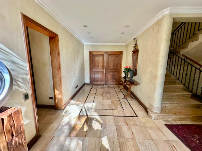 EStupenda casa cercana a Santiago College