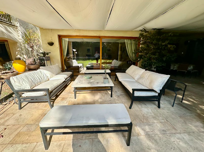 EStupenda casa cercana a Santiago College