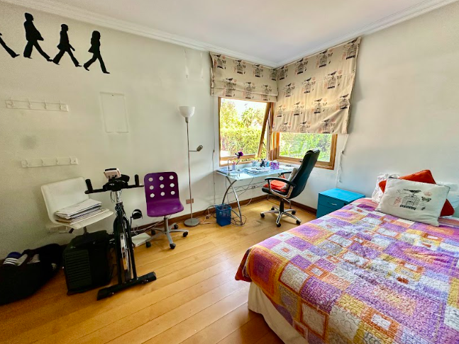 EStupenda casa cercana a Santiago College