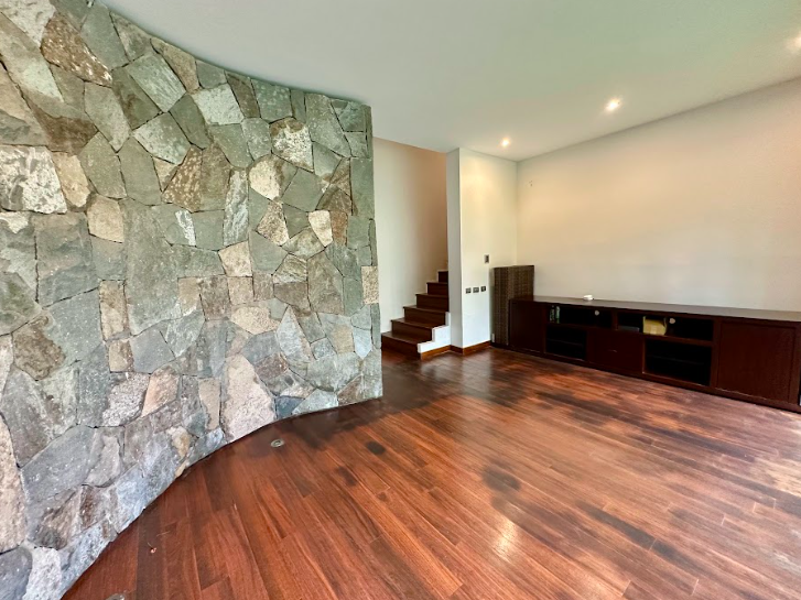 Casa Mediterránea Muy Moderna, En Los Trapenses