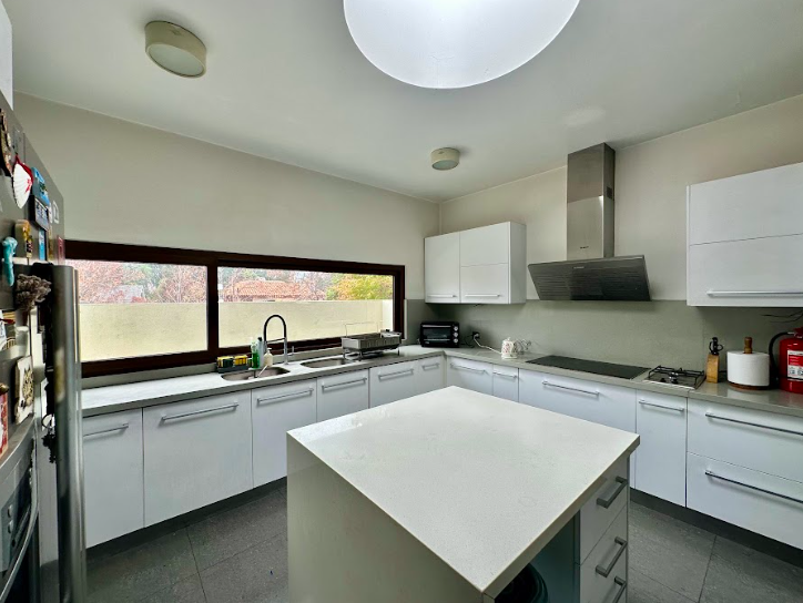 Casa Mediterránea Muy Moderna, En Los Trapenses