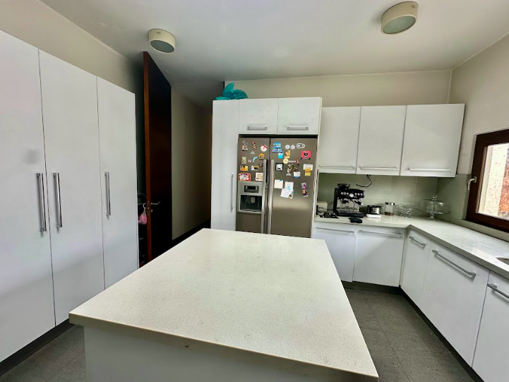 Casa Mediterránea Muy Moderna, En Los Trapenses