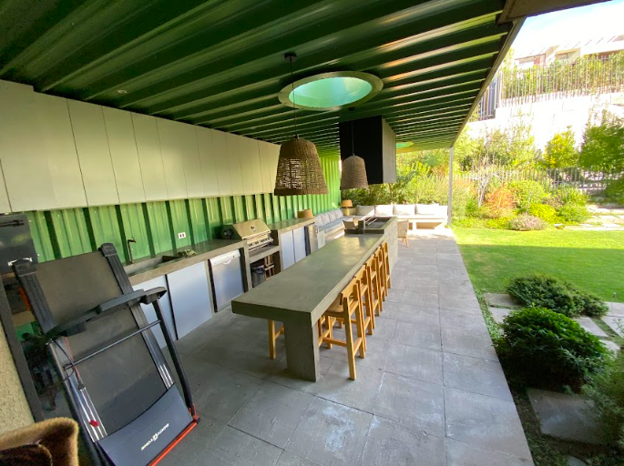 Estupenda Casa Mediterránea En Exclusivo Condominio