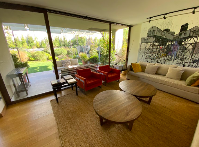 Estupenda Casa Mediterránea En Exclusivo Condominio