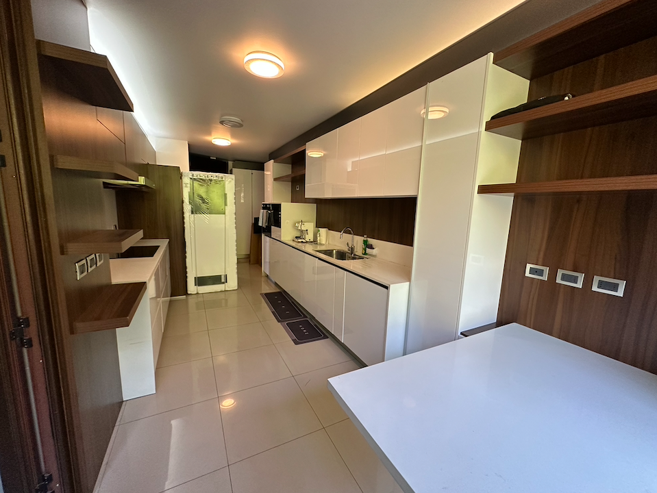 Departamento con jardín y  Vista Espectular en Locurro Vitacura