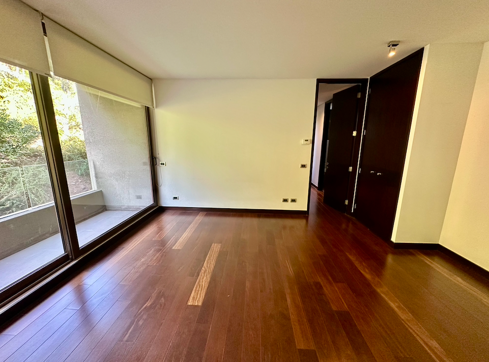 Departamento con jardín y  Vista Espectular en Locurro Vitacura