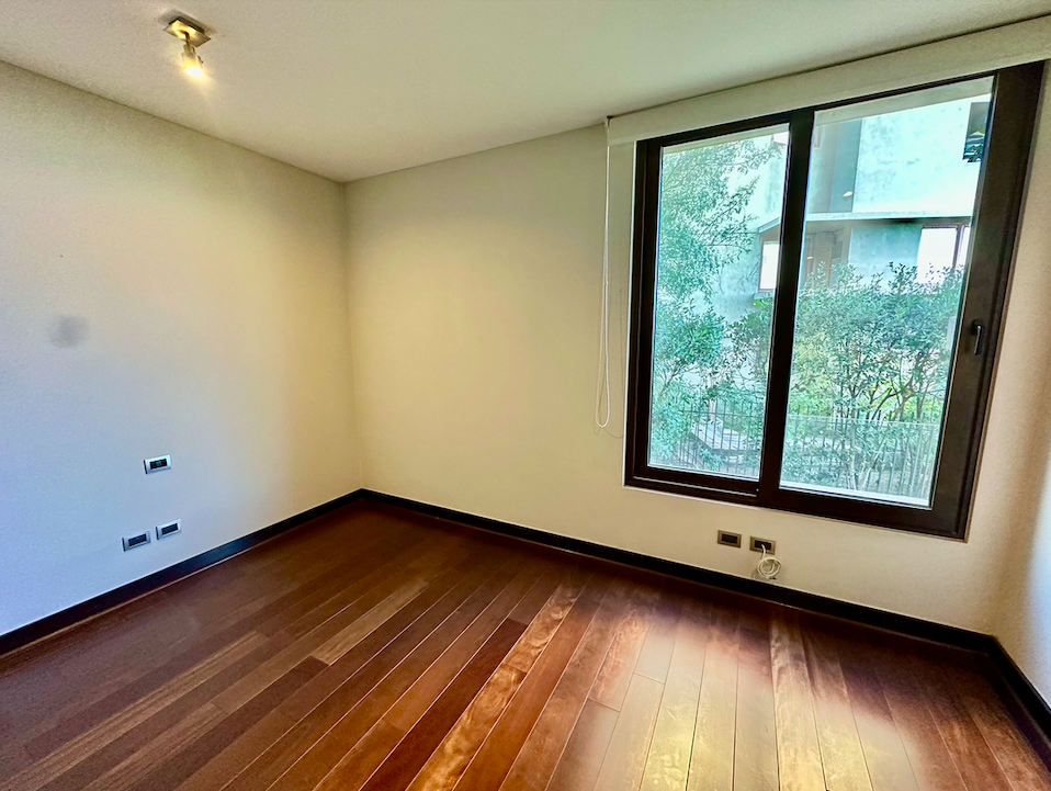 Departamento con jardín y  Vista Espectular en Locurro Vitacura