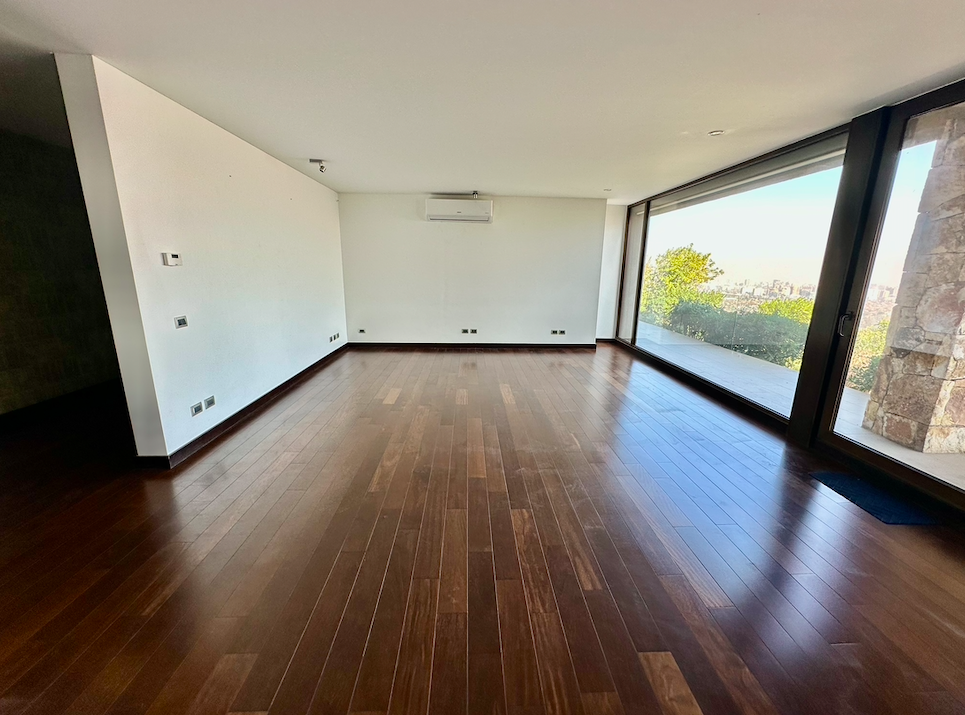 Departamento con jardín y  Vista Espectular en Locurro Vitacura