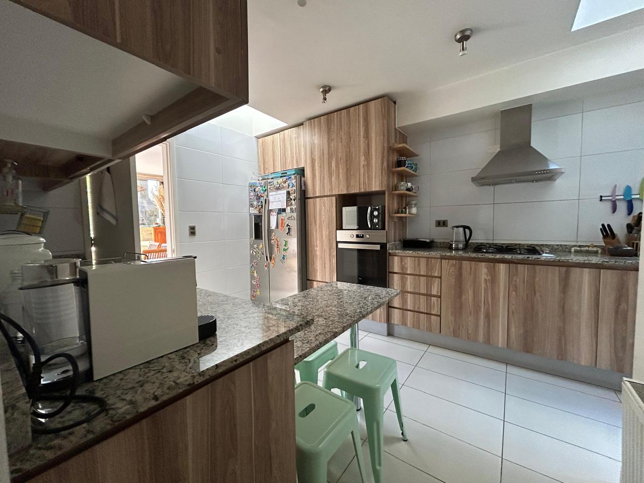 Casa Cercana a Valle de Monasterio – Santiago College