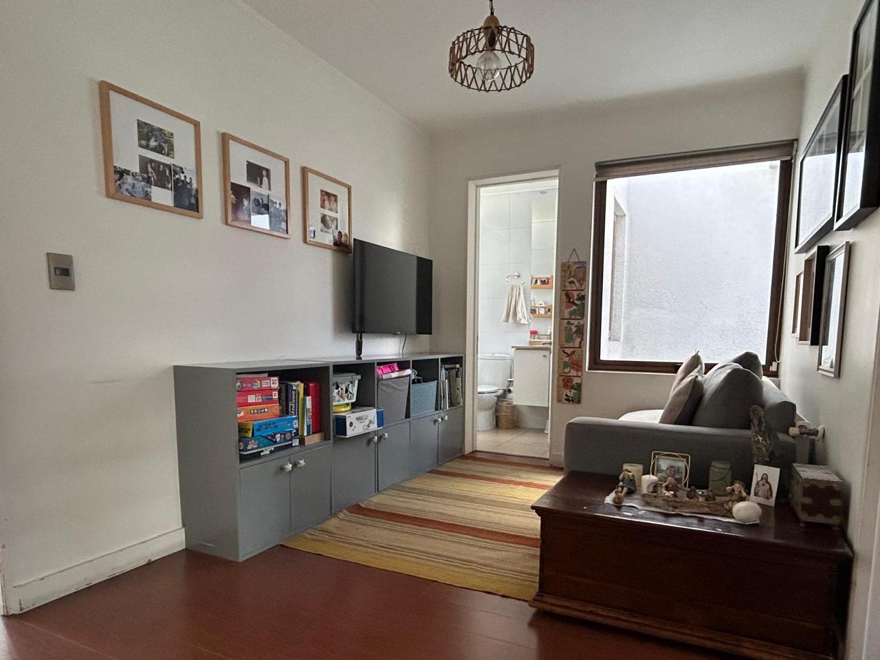 Casa Cercana a Valle de Monasterio – Santiago College