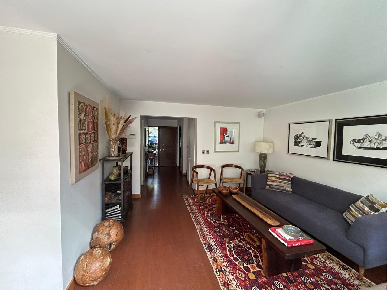 Casa Cercana a Valle de Monasterio – Santiago College