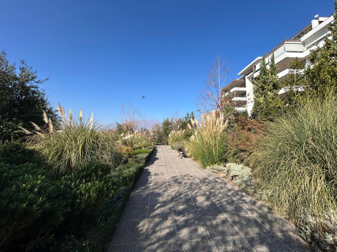 Casa Cercana a Valle de Monasterio – Santiago College