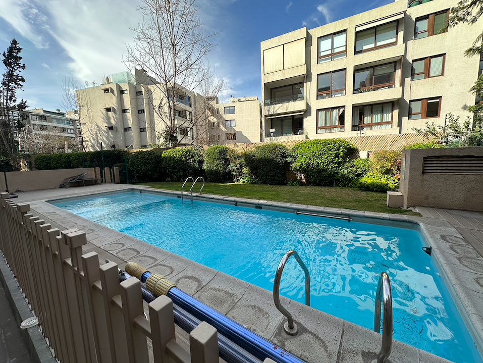 Acogedor, Moderno Departamento Cerca Portal La Dehesa