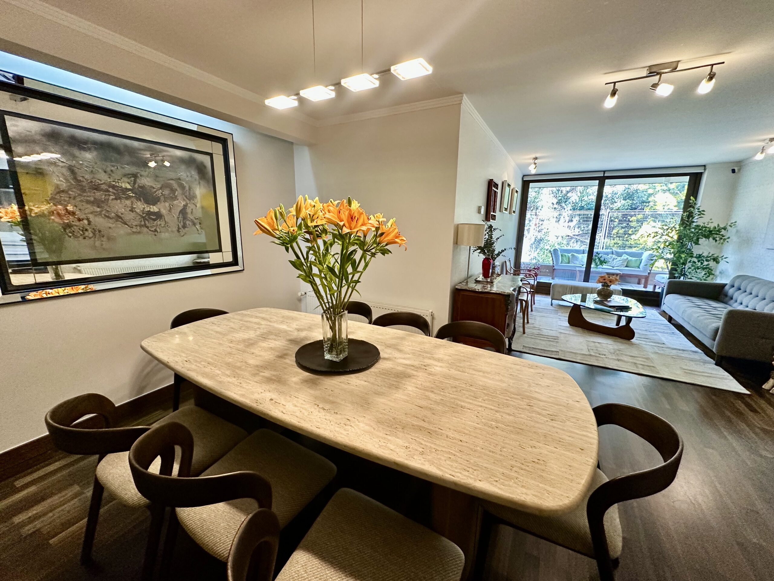 Acogedor, Moderno Departamento Cerca Portal La Dehesa