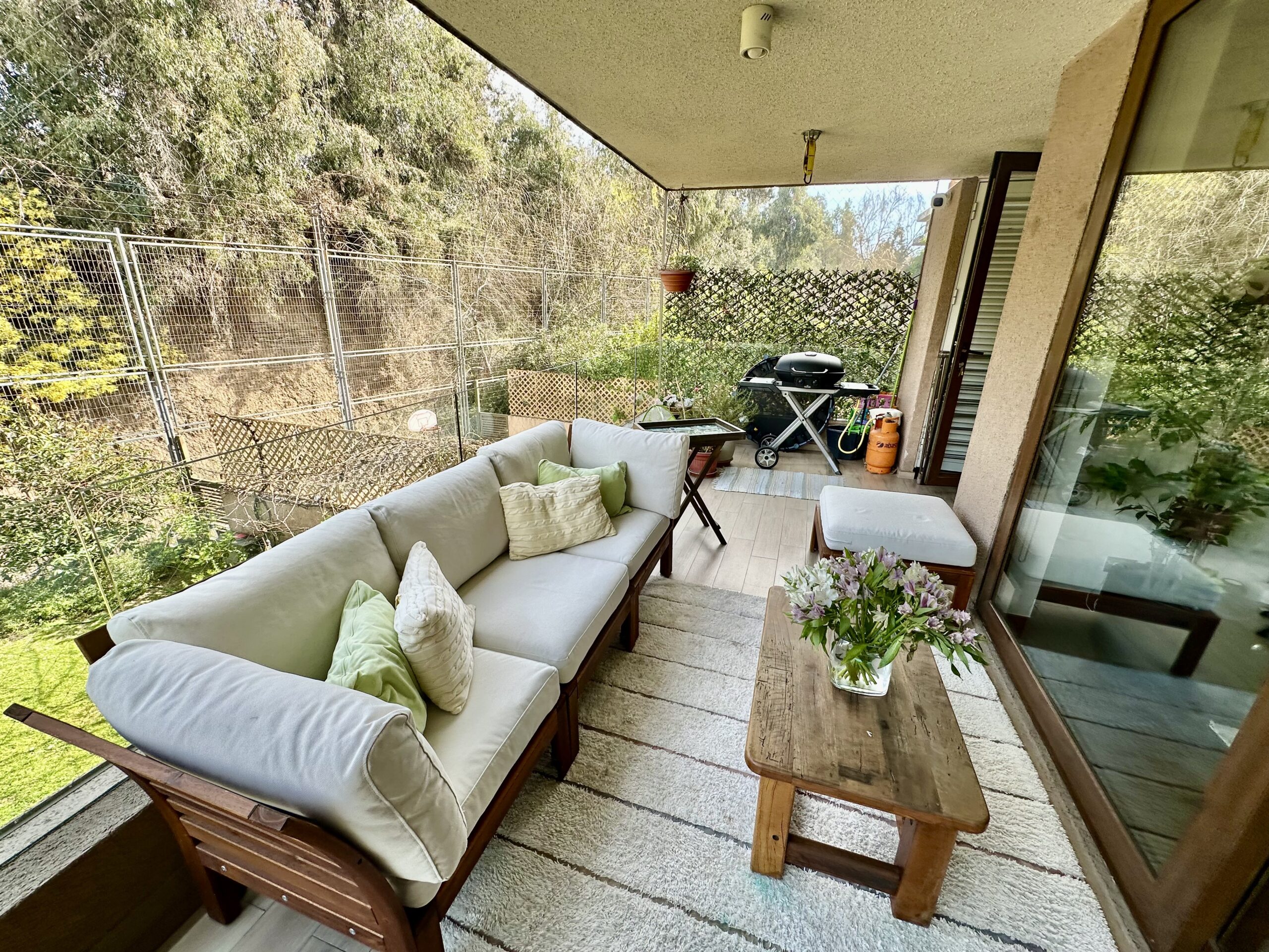 Acogedor, Moderno Departamento Cerca Portal La Dehesa