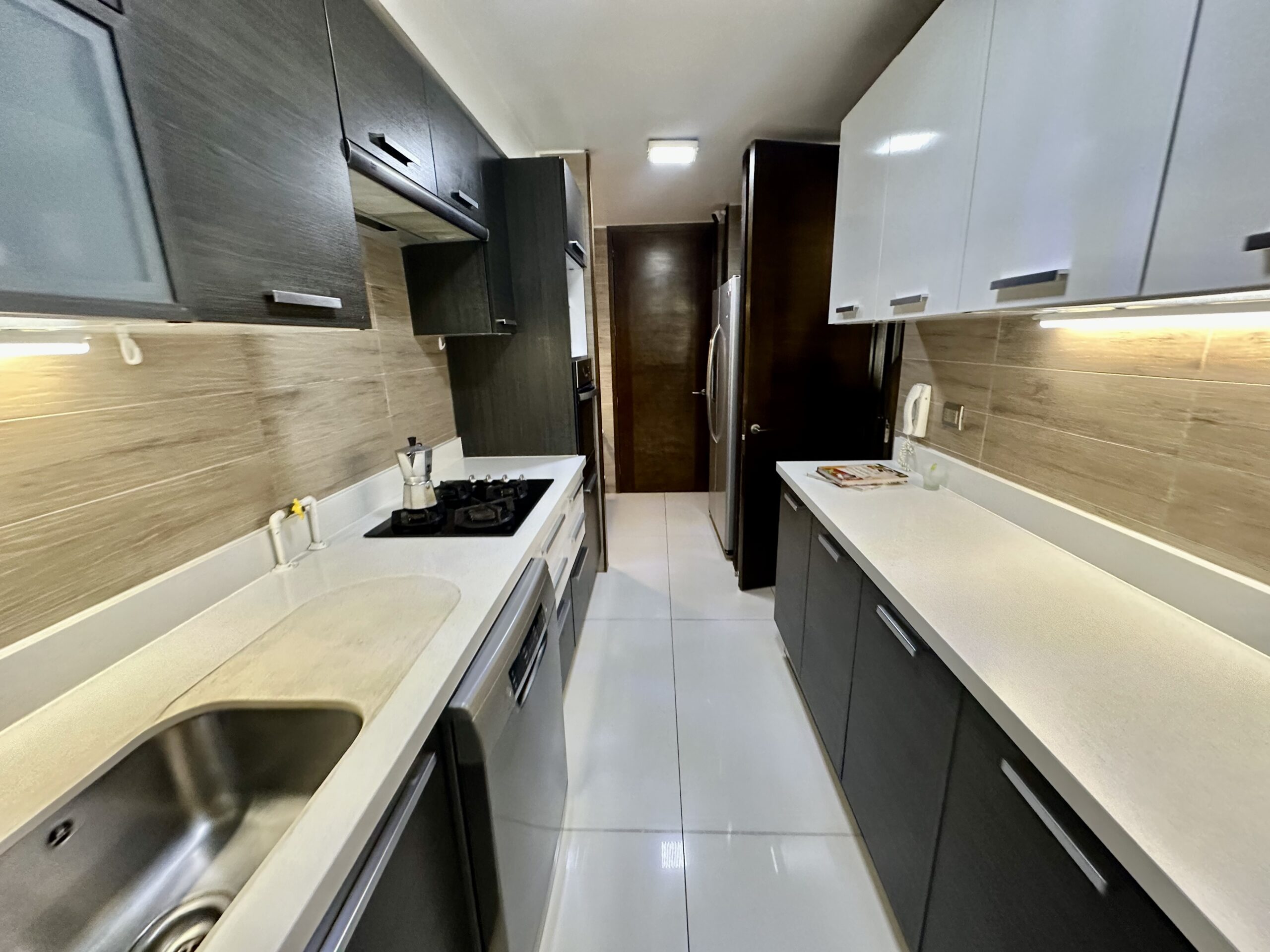 Acogedor, Moderno Departamento Cerca Portal La Dehesa