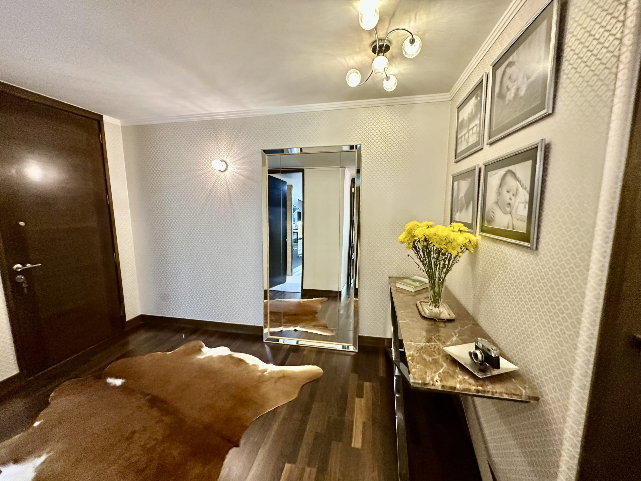 Acogedor, Moderno Departamento Cerca Portal La Dehesa