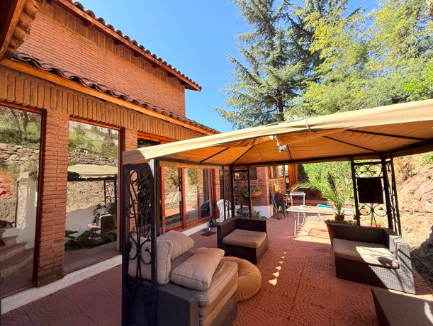 Espectacular Casa Con Hermosa Vista, Cercano A Los Trapenses