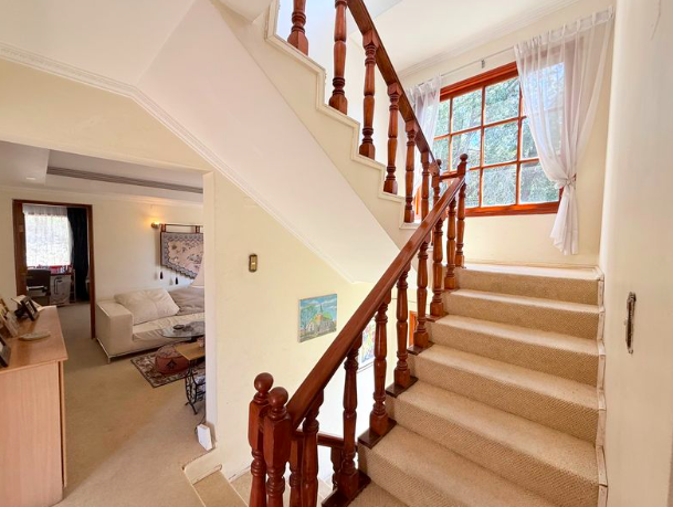 Espectacular Casa Con Hermosa Vista, Cercano A Los Trapenses