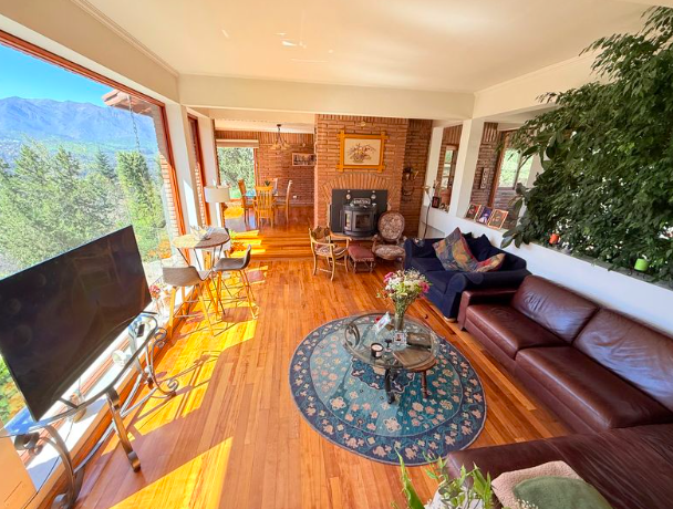 Espectacular Casa Con Hermosa Vista, Cercano A Los Trapenses