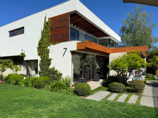 Exclusiva Casa En Condominio En San Carlos De Apoquindo