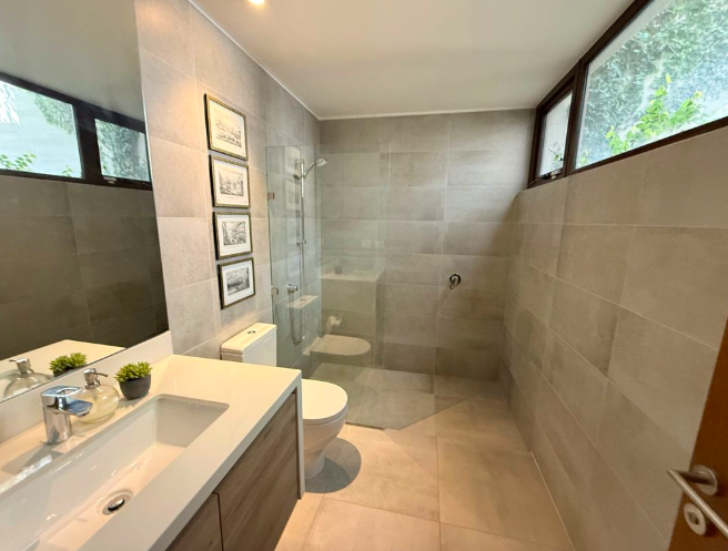 Exclusiva Casa En Condominio En San Carlos De Apoquindo