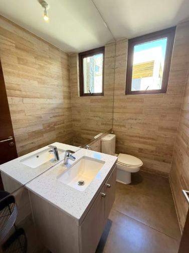 Casa En Arriendo En Los Trapenses EN EXCLUSIVO CONDOMINIO