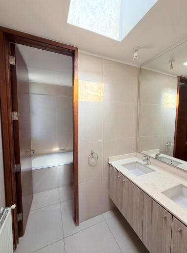 Casa En Arriendo En Los Trapenses EN EXCLUSIVO CONDOMINIO