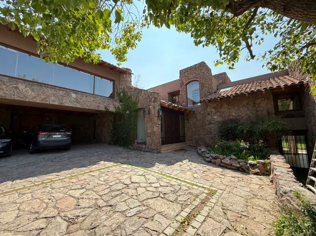 Casa en Venta – arriendo En Club De Golf Lomas De La Dehesa