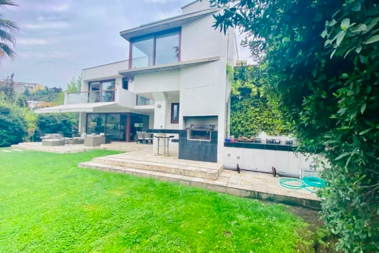 CASA MEDITERRANEA CERCANA A MANQUEHUE ORIENTE – LA DEHESA