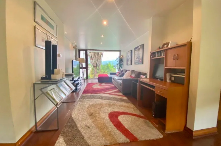 CASA MEDITERRANEA CERCANA A MANQUEHUE ORIENTE – LA DEHESA