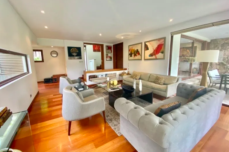 CASA MEDITERRANEA CERCANA A MANQUEHUE ORIENTE – LA DEHESA