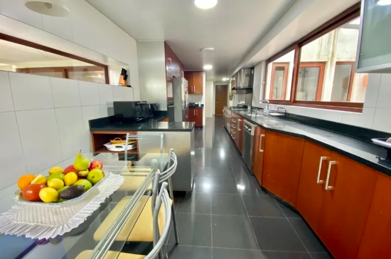 CASA MEDITERRANEA CERCANA A MANQUEHUE ORIENTE – LA DEHESA