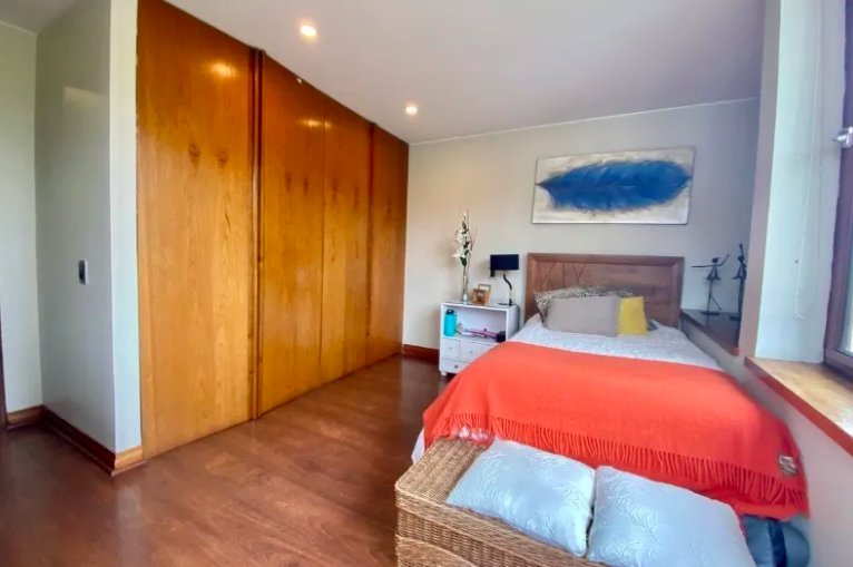 CASA MEDITERRANEA CERCANA A MANQUEHUE ORIENTE – LA DEHESA