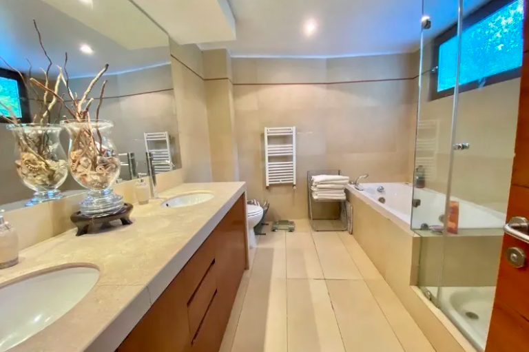 CASA MEDITERRANEA CERCANA A MANQUEHUE ORIENTE – LA DEHESA