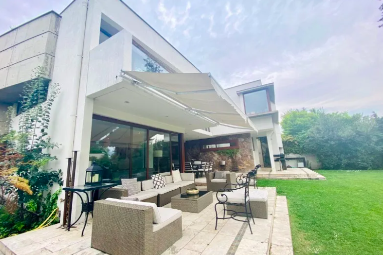 CASA MEDITERRANEA CERCANA A MANQUEHUE ORIENTE – LA DEHESA