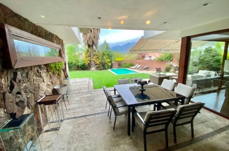 CASA MEDITERRANEA CERCANA A MANQUEHUE ORIENTE – LA DEHESA