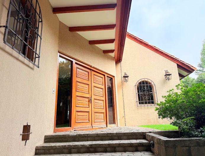 Espectacular Casa En Los Dominicos Antiguo