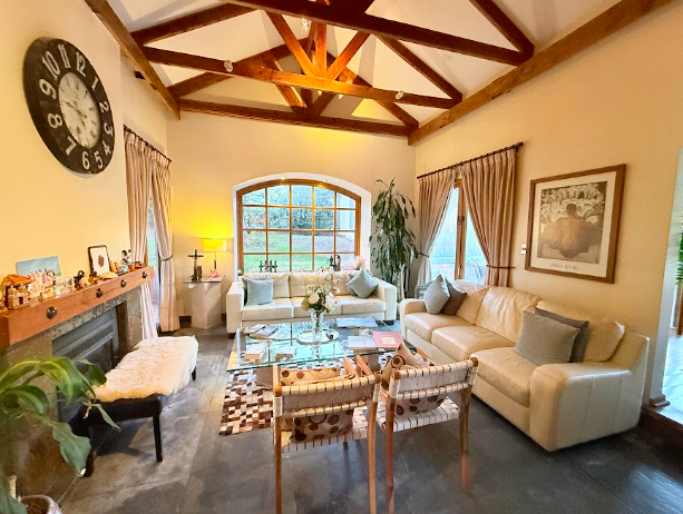 Preciosa Casa A Pasos De Santiago College, Everest, Newland