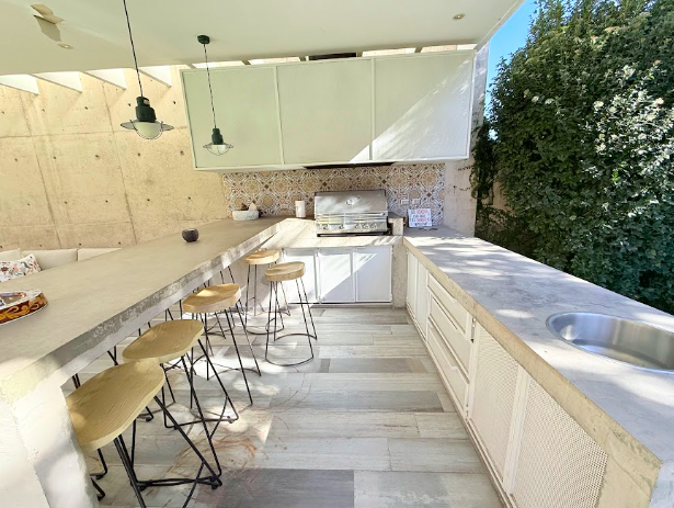Espectacular casa mediterránea en Condominio con arquitectura moderna