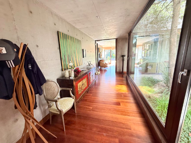Espectacular casa mediterránea en Condominio con arquitectura moderna