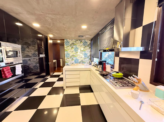 Espectacular casa mediterránea en Condominio con arquitectura moderna