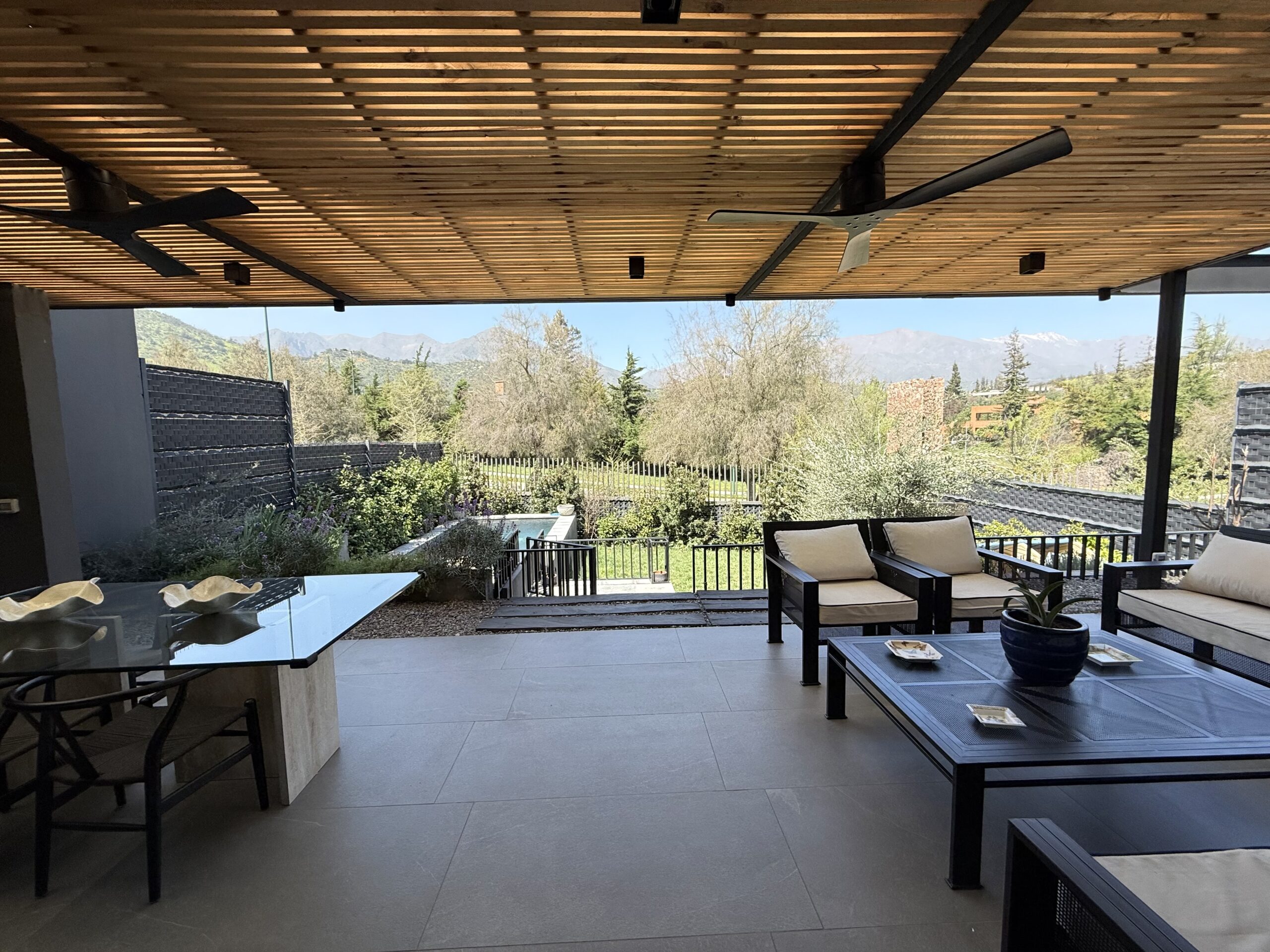 Arriendo Casa La Dehesa I Nido De Aguilas – Mayflower
