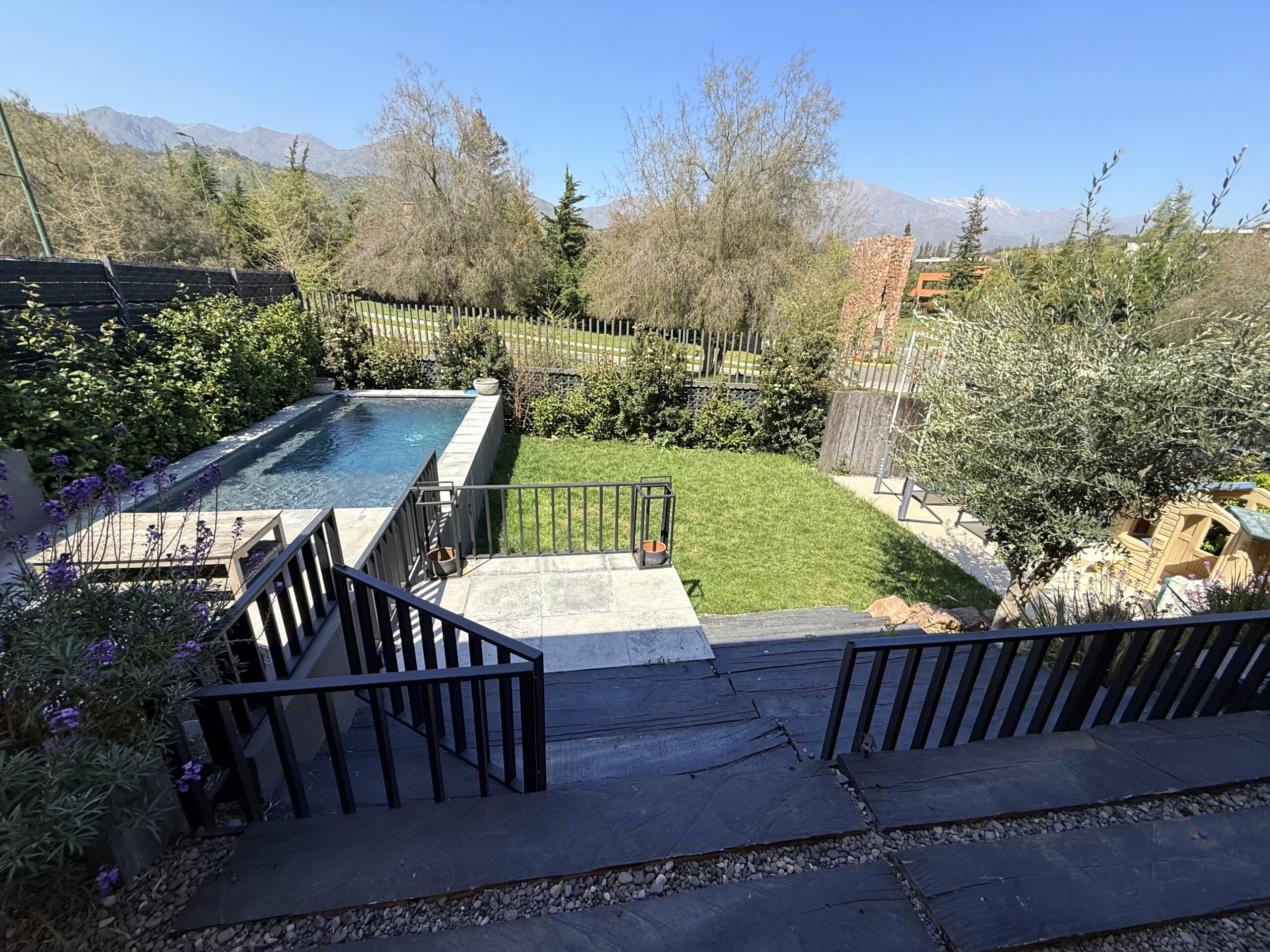 Arriendo Casa La Dehesa I Nido De Aguilas – Mayflower