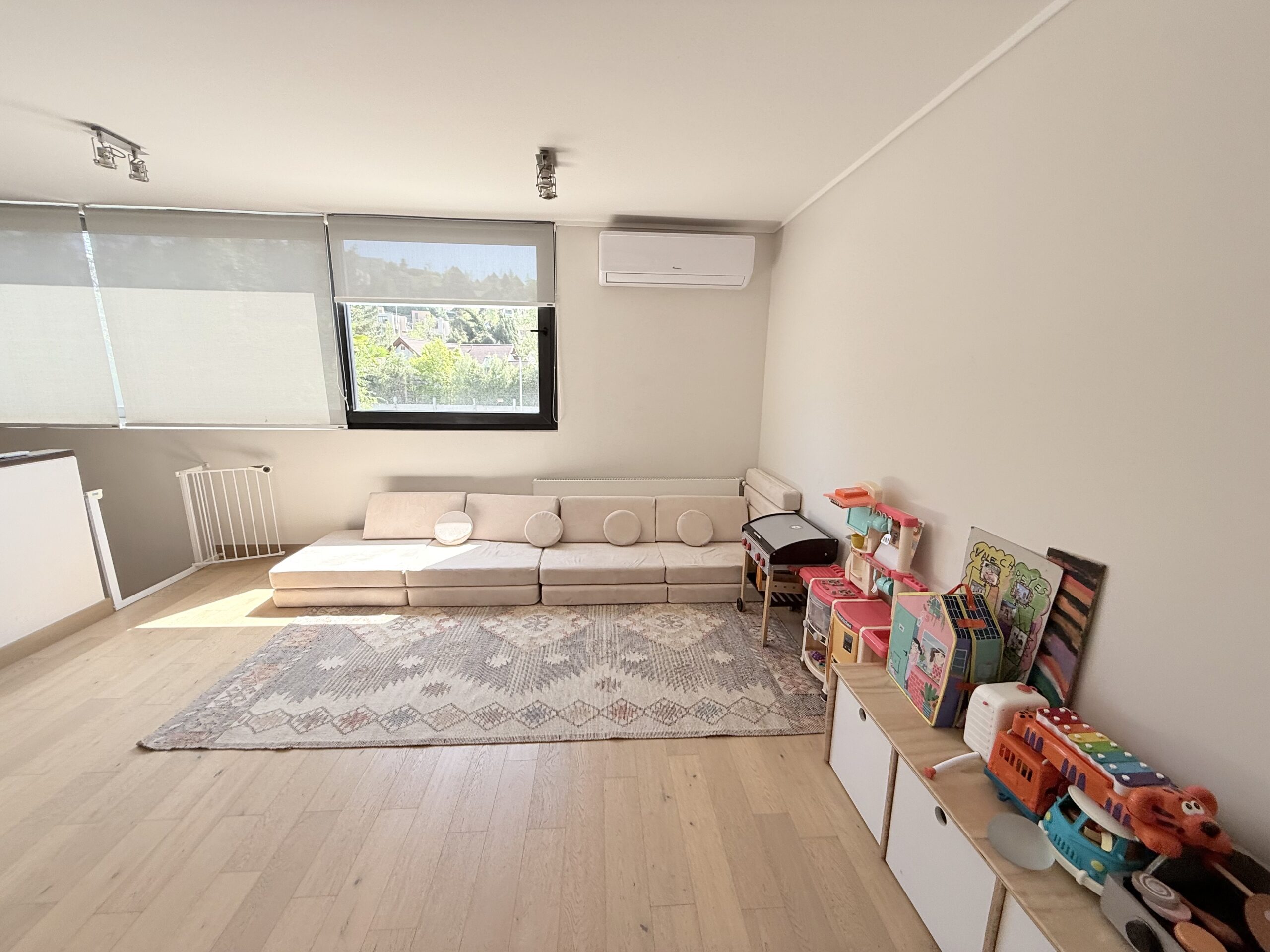 Arriendo Casa La Dehesa I Nido De Aguilas – Mayflower