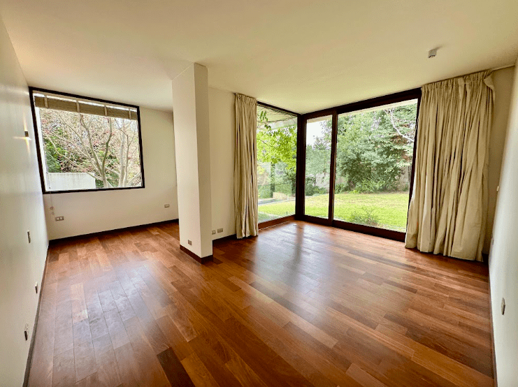 Hermosa Casa Mediterránea En Golf De Manquehue