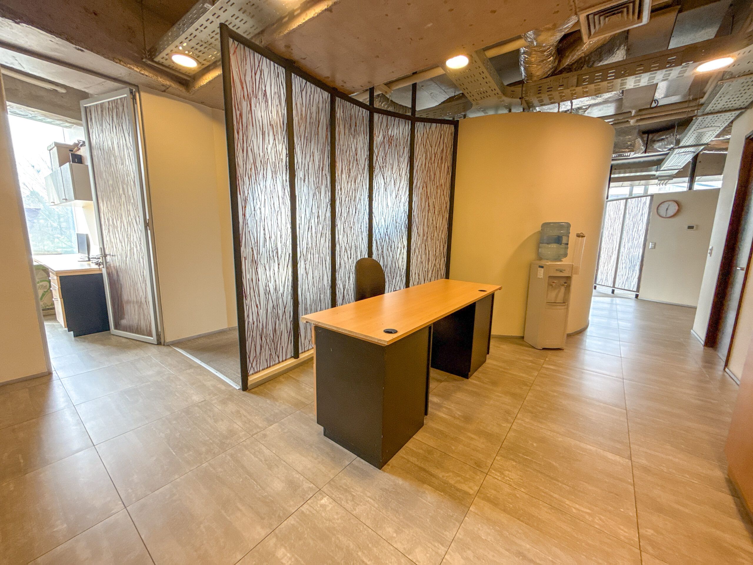 Oficina En Venta, Amoblada, Metro Los Dominicos, Las Condes